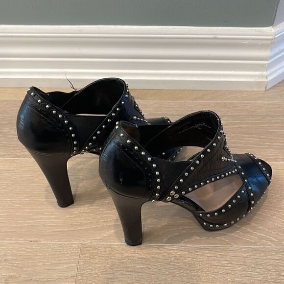 Red Carpet Collection, Black Leather, Studded. Size 36 - Picture 3 of 9